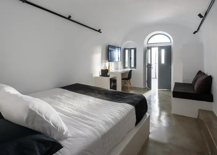 Pyrgos Cave Suites